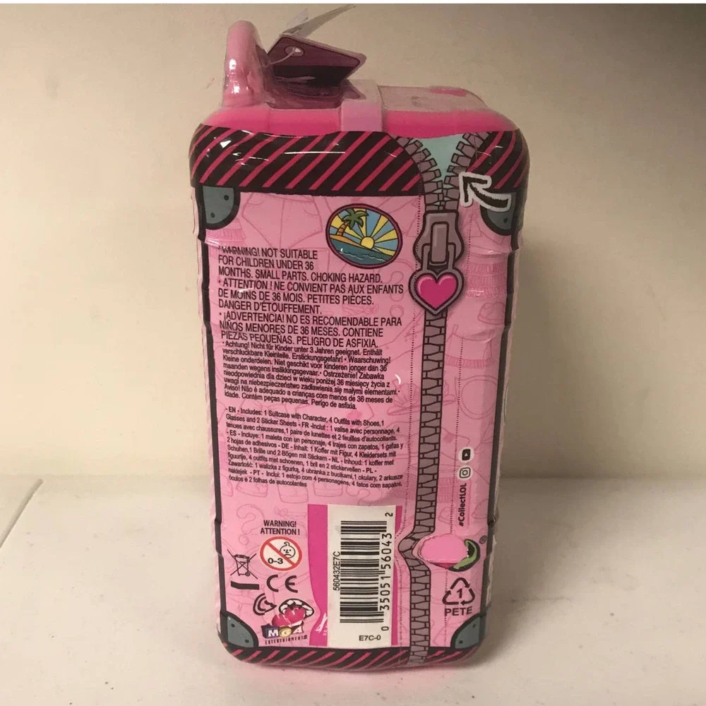 L.O.L. Surprise! Style Suitcase Electronic Playset - D.J. - Picture 8 of 9